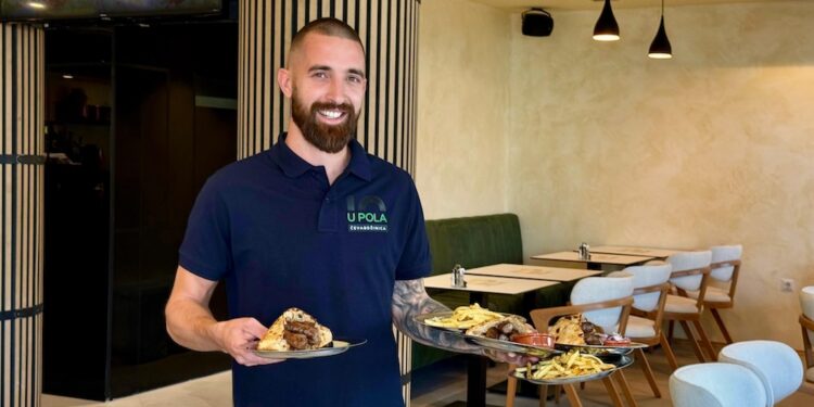 ĆEVABDŽINICA 10 U POLA: RECENZIJA 1 ĆEVABDŽINICA 10 U POLA: RECENZIJA