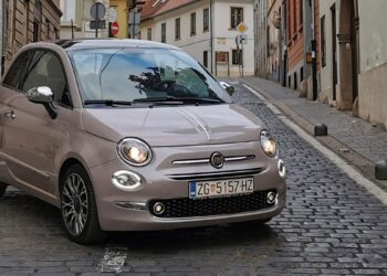 RECENZIJE FIAT 500: SIMBOL GRADSKOG VOZILA