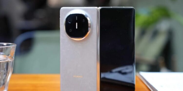 **Huawei Mate X6 recenzija 2026: Revolucionarni foldable za profesionalce i ljubitelje tehnologije** 1 **Huawei Mate X6 recenzija 2026: Revolucionarni foldable za profesionalce i ljubitelje tehnologije**