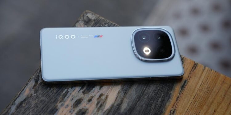 iQOO 13 Recenzija: Snapdragon 8 Elite Na Pristupačan Način