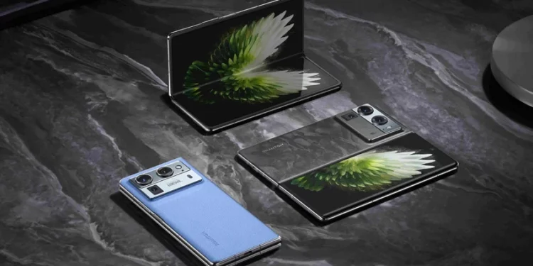 **Kako Tecno Phantom V Fold2 promijenio standard foldable telefona: Analiza, prednosti i realnost za hrvatske korisnike** 1 **Kako Tecno Phantom V Fold2 promijenio standard foldable telefona: Analiza, prednosti i realnost za hrvatske korisnike**