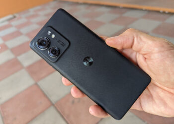 Motorola Edge recenzija