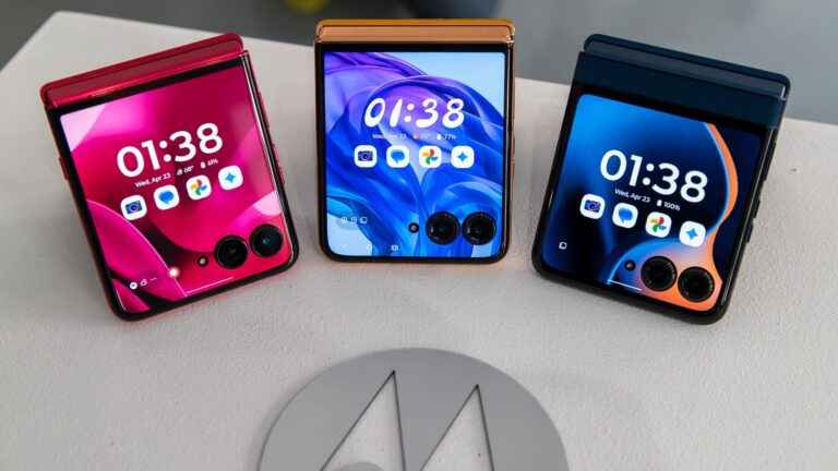motorola razr 2025 recenzija najbolji srednji sklopivi telefon za 2025 godinu