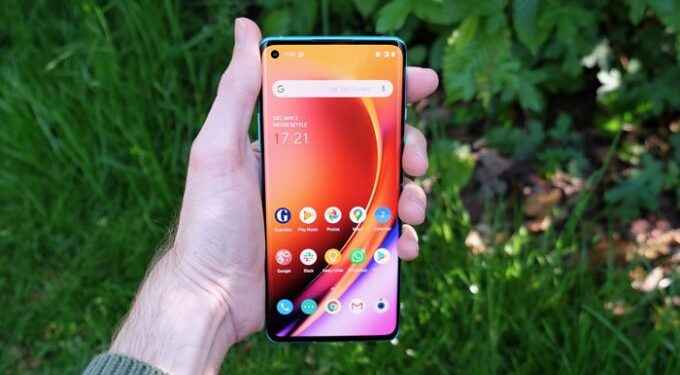 OnePlus 8 recenzija 1 OnePlus 8 recenzija