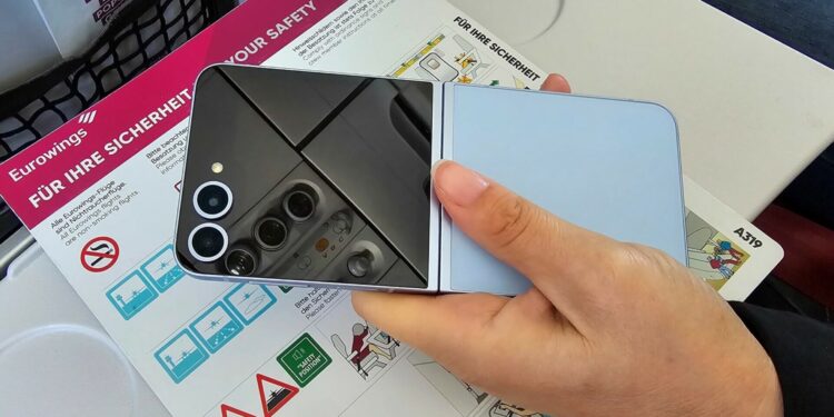 Samsung Galaxy Z Flip6 Recenzija: Je li ovo najbolji preklopni telefon 2024.? 1 Samsung Galaxy Z Flip6 Recenzija: Je li ovo najbolji preklopni telefon 2024.?