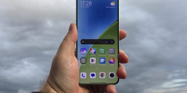 Xiaomi 15: Detaljna recenzija i analiza