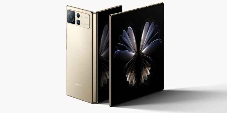 Xiaomi Mix Fold 2: detaljan pregled sklopivog telefona i njegovih performansi U ovom detaljnom pregledu ispitujemo koliko je Xiaomi Mix Fold 2 praktičan za svakodnevnu upotrebu te koliko dobro funkcionira sklapanje i otvaranje uređaja. Analiziramo zaslon, dizajn i mehanizam kako bismo utvrdili je li ovo najbolji izbor u kategoriji sklopivih telefona. Procjenjujemo performanse, bateriju i trajnost punjenja uz MIUI prilagođen za veliki format zaslona. Uz zaključke o cijeni i vrijednosti, završavamo s preporukama za različite vrste korisnika. 1 Xiaomi Mix Fold 2: detaljan pregled sklopivog telefona i njegovih performansi U ovom detaljnom pregledu ispitujemo koliko je Xiaomi Mix Fold 2 praktičan za svakodnevnu upotrebu te koliko dobro funkcionira sklapanje i otvaranje uređaja. Analiziramo zaslon, dizajn i mehanizam kako bismo utvrdili je li ovo najbolji izbor u kategoriji sklopivih telefona. Procjenjujemo performanse, bateriju i trajnost punjenja uz MIUI prilagođen za veliki format zaslona. Uz zaključke o cijeni i vrijednosti, završavamo s preporukama za različite vrste korisnika.