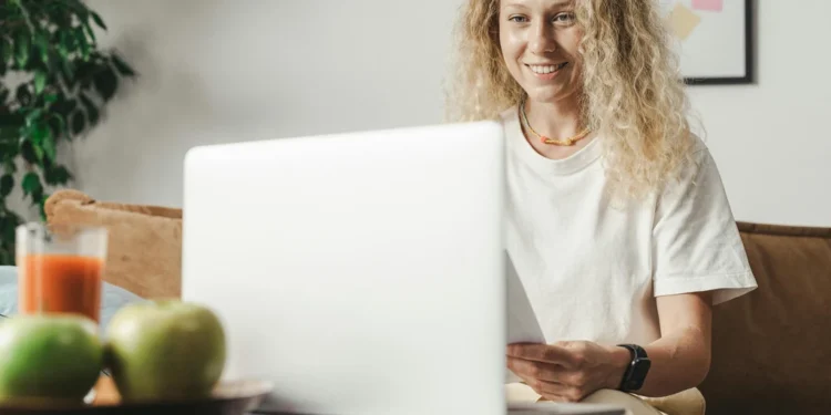 Noćno treperenje: Zašto prometna svjetla na raskrižju ponekad promijene način rada? 1 static photos 1774664942